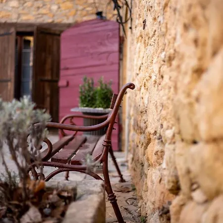 Le Vieux Moulin De *